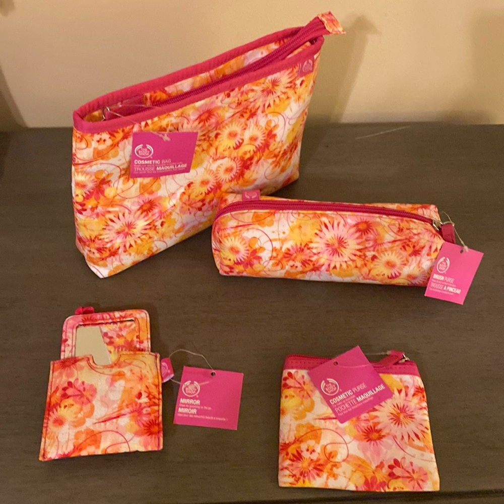 Makeup bag set. 4 piece set: Cosmetic Bag, Brush purse, Cosmetic Purse & Mirror.